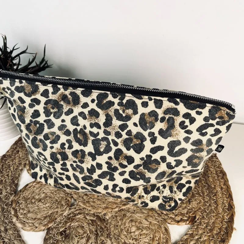 Grande pochette / sac à main léopard avec son printage "Enjoy the ride" en doré pailleté