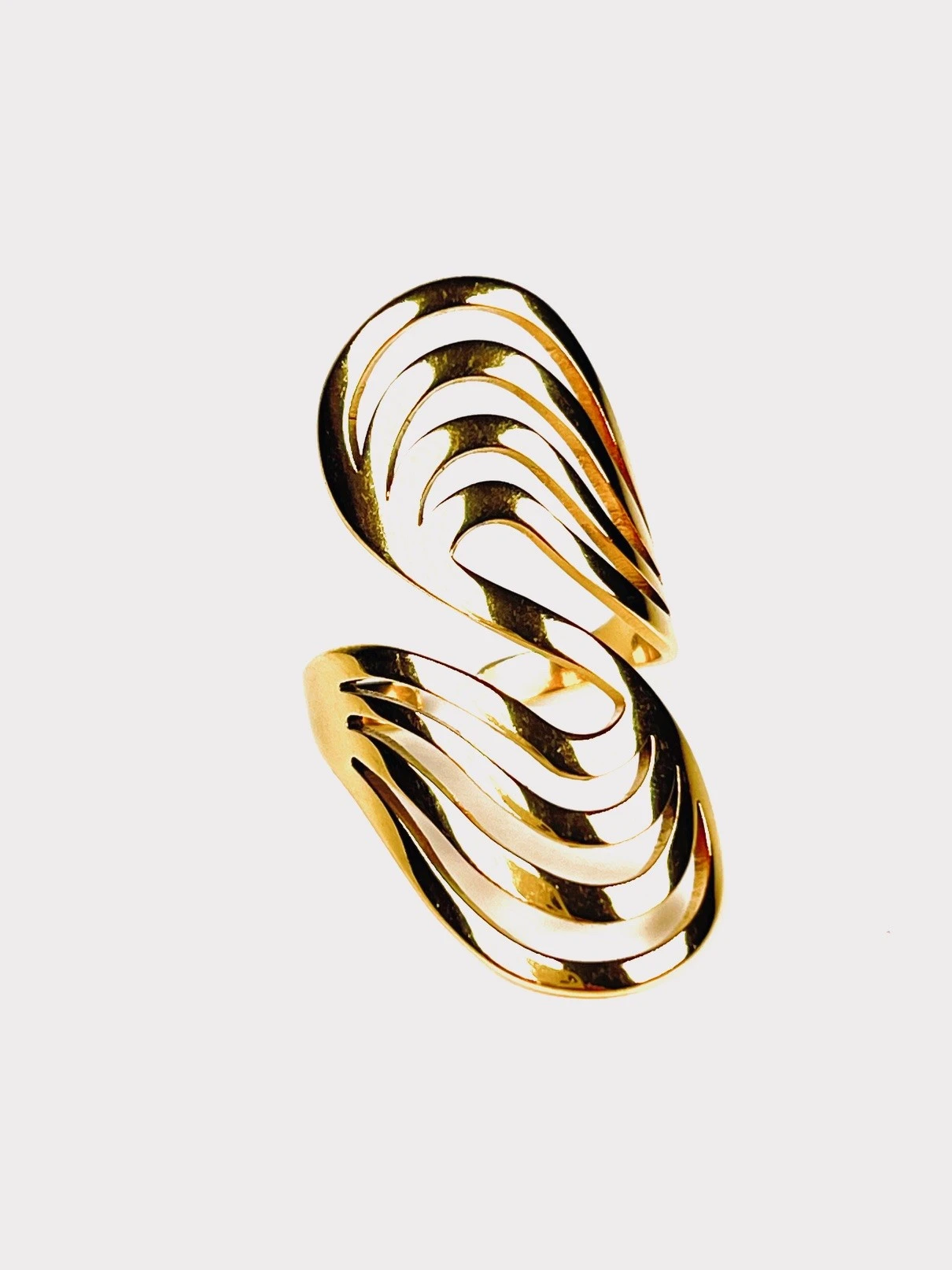 Bague spirale dorée en acier inoxydable. bague ajustable.