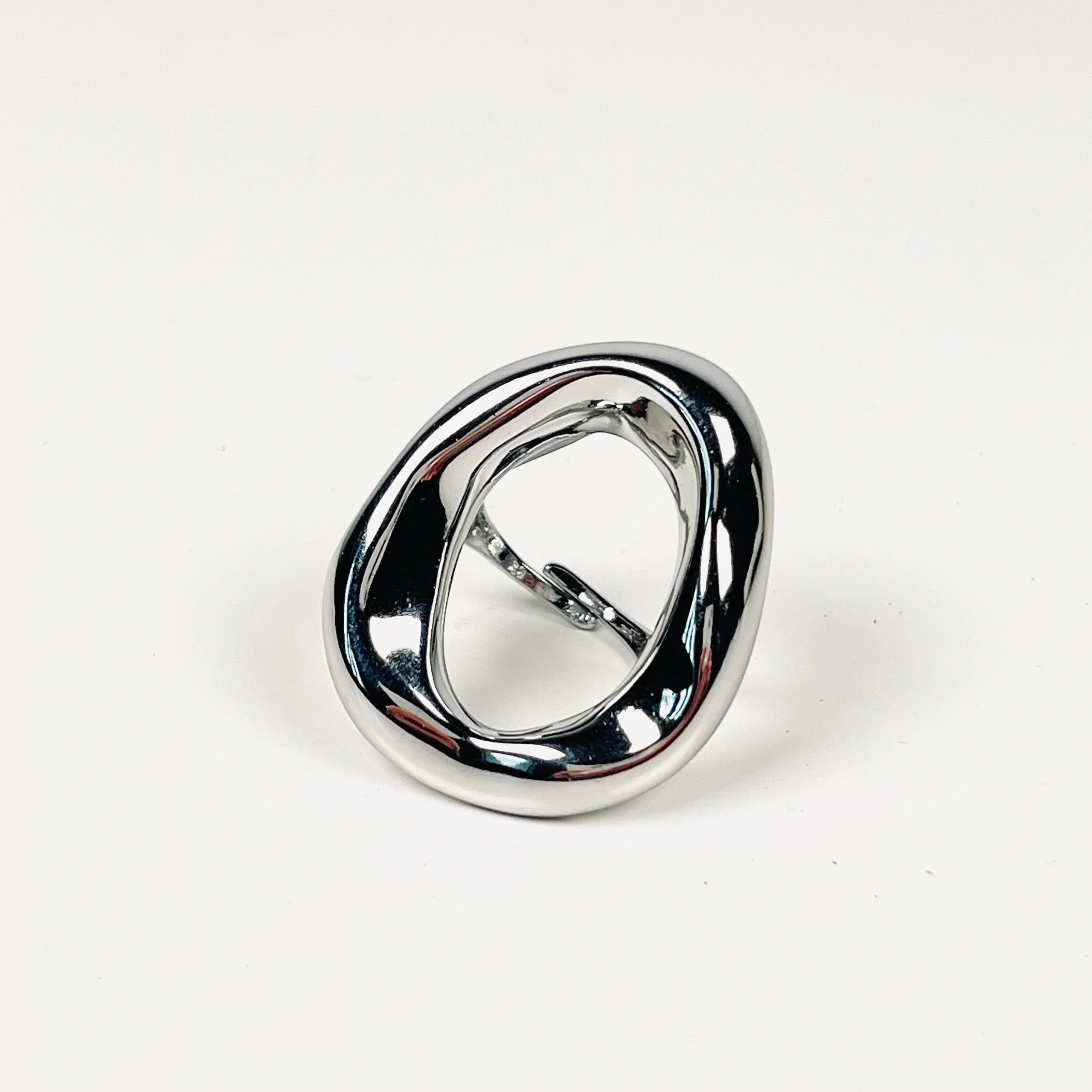 Grosse bague argent cercle ajouré en acier inoxydable