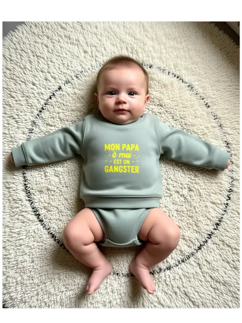 Sweat-shirt vert sauge pour bébé 12 à 36 mois avec flocage jaune fluo "Mon papa à moi est un gangster".