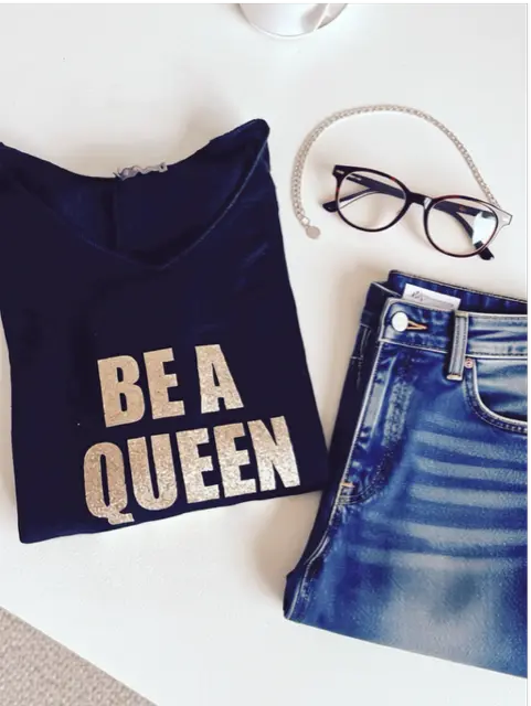 Top noir pour femme, manches longues, flocage "Be a Queen, Not a Princess" en or pailleté.