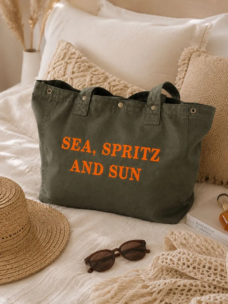 Sac fourre-tout kaki - Slogan "Sea, Spritz and Sun" en orange fluo - Création La Strasseuse.