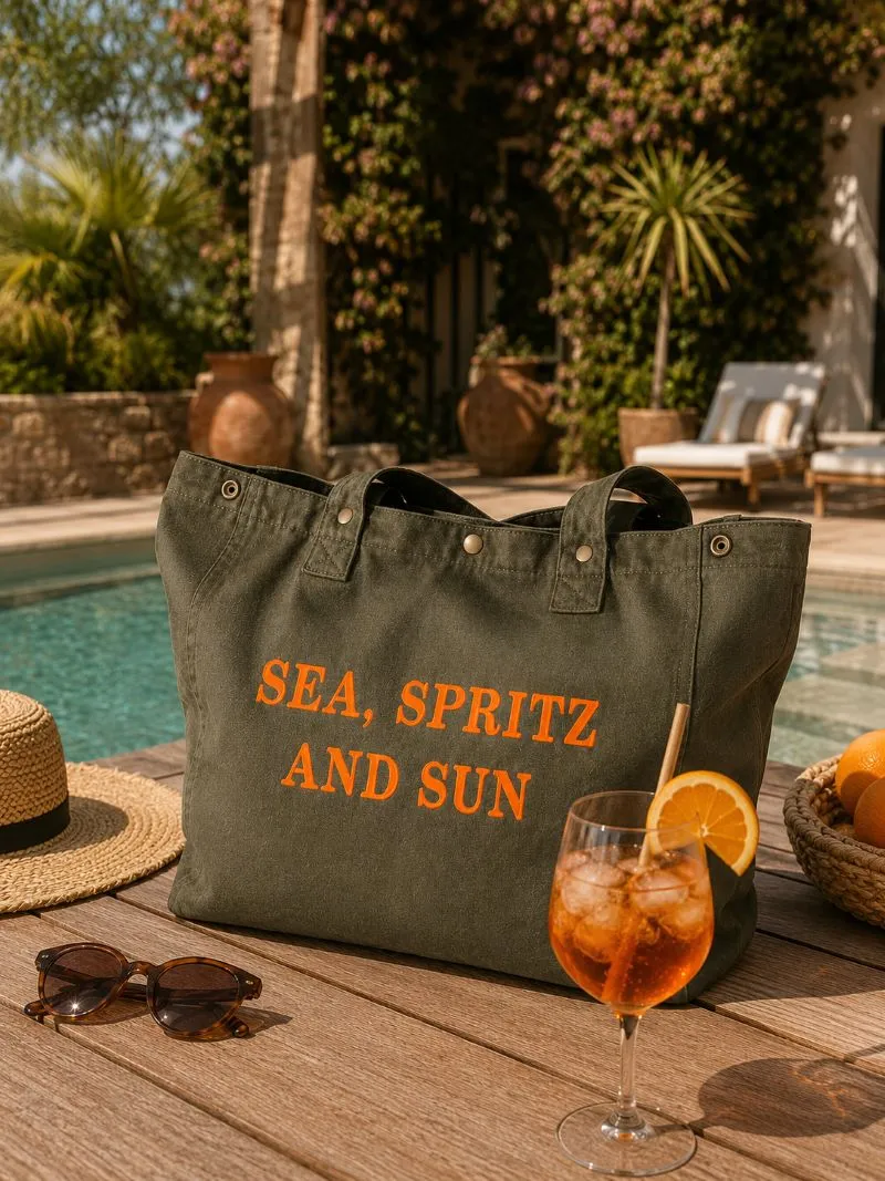 Sac fourre-tout kaki - Slogan "Sea, Spritz and Sun" en orange fluo - Création La Strasseuse.