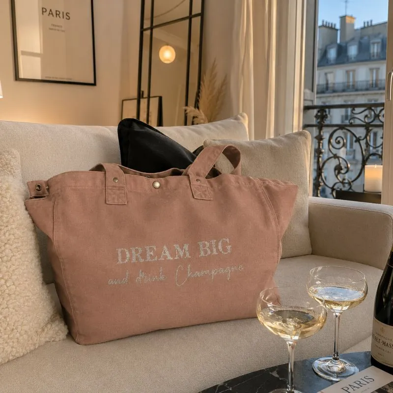 Sac fourre-tout santal - Slogan "Dream Big and drink Champagne" en doré pailleté - Création La Strasseuse